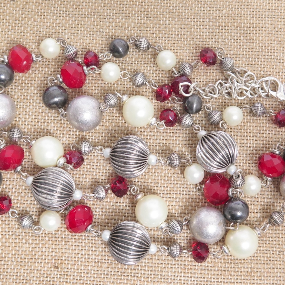 PREMIER DESIGNS RED CRYSTAL FAUX PEARL LONG STATION NECKLACE SILVER TONE 40IN - Picture 2 of 5